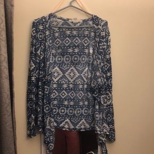 Open front patterned sweater/cardigan with hood